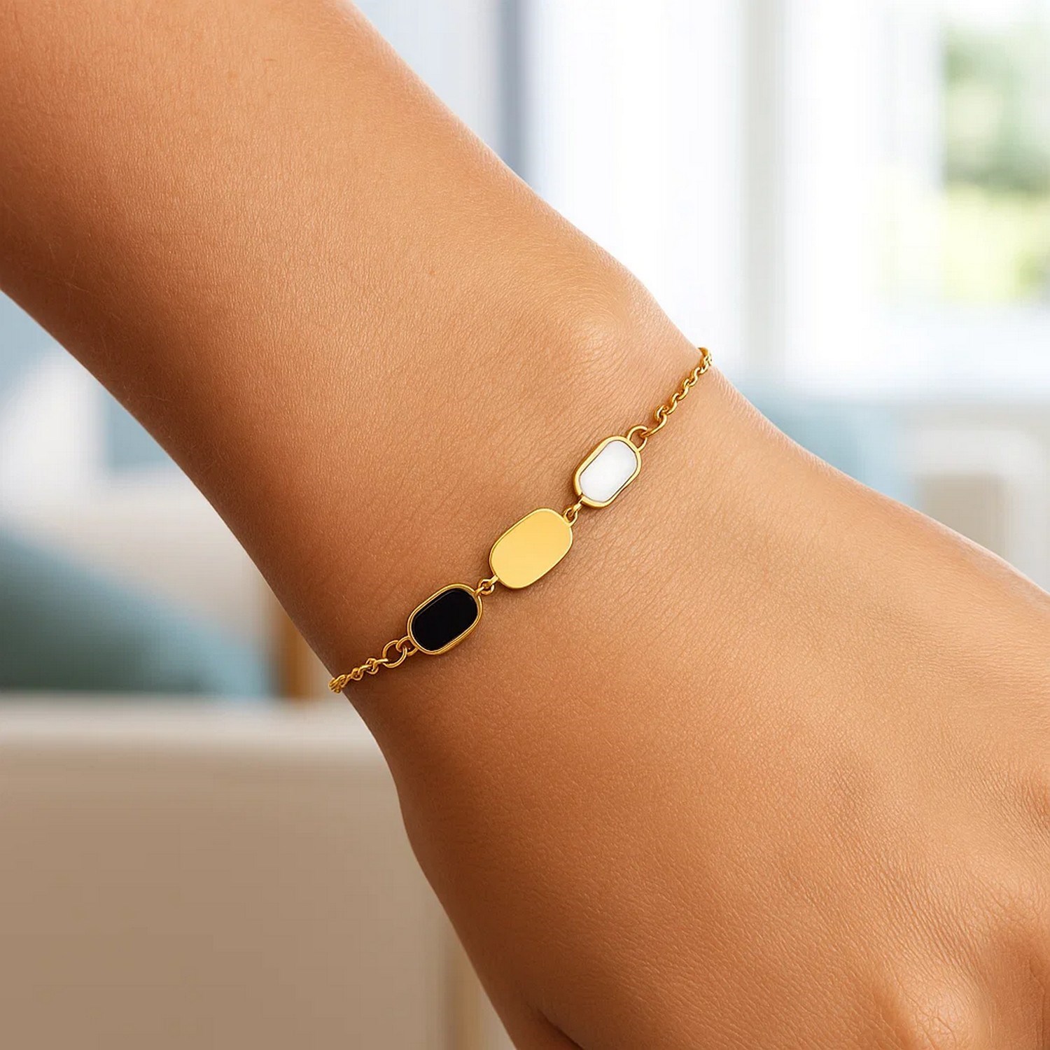 14K Yellow Gold Onyx And MOP Inlay Links Bracelet - Image 2