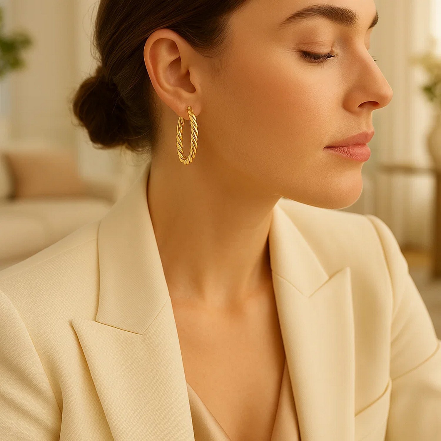 14k Yellow Gold Twisted Cable Oval Hoop Earrings - Image 2