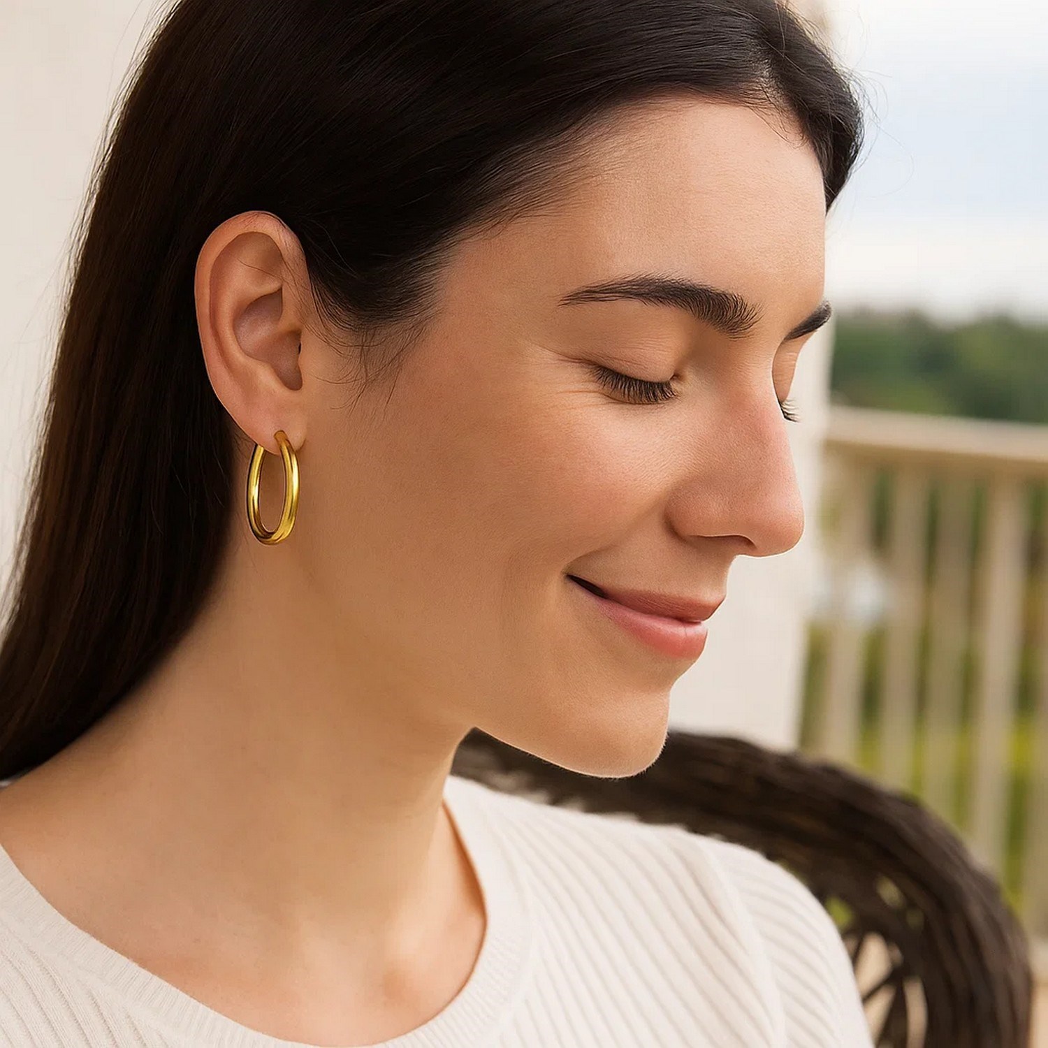 14k Yellow Gold Polished Hoop Earrings (4x30 mm) - Image 2