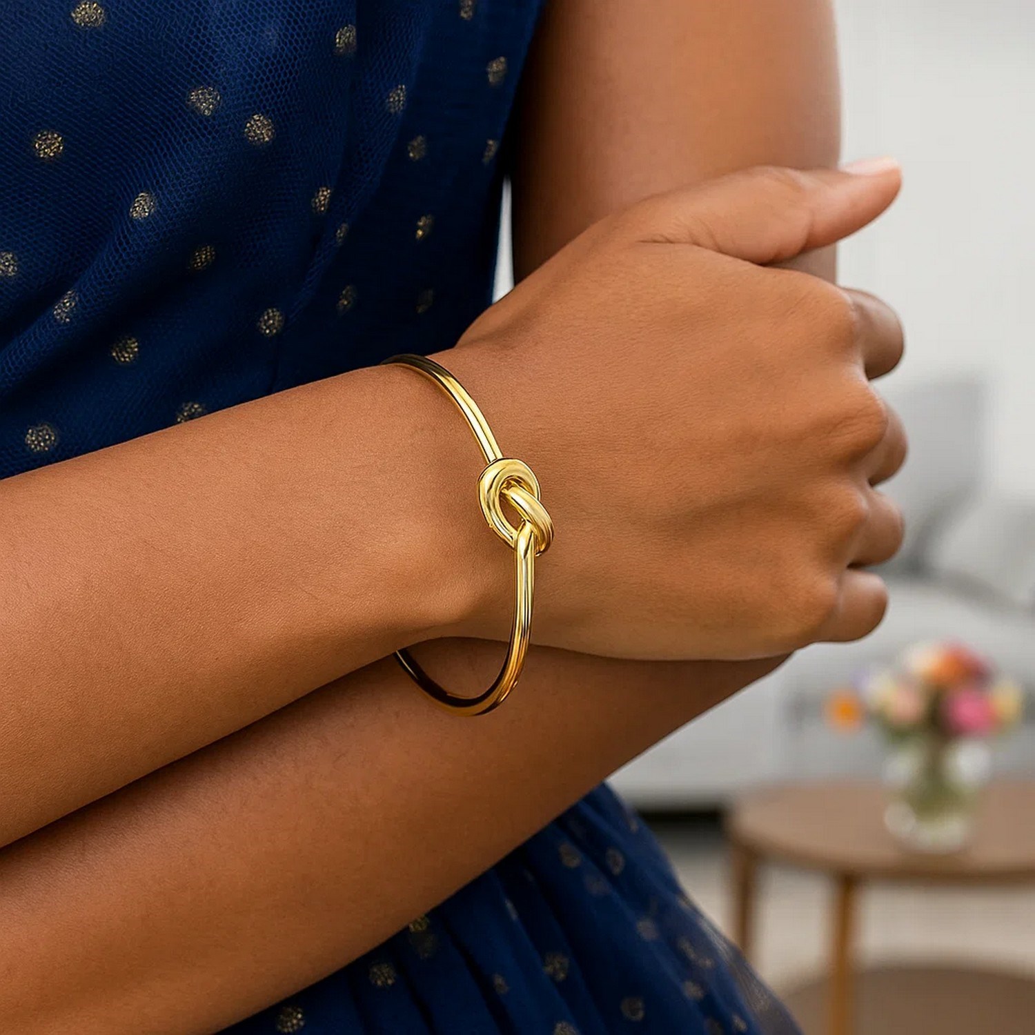 14k Yellow Gold Bangle Bracelet with Polished Knot (9.50 mm) - Image 6