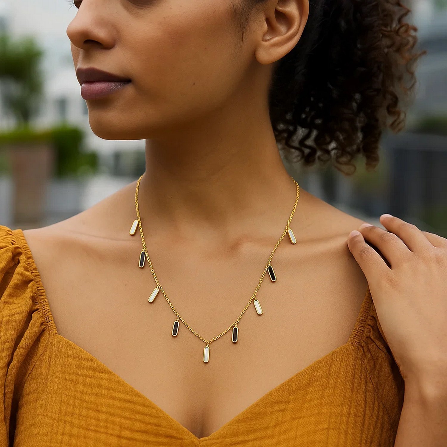 14K Yellow Gold Onyx And MOP Inlay Station Necklace - Image 4