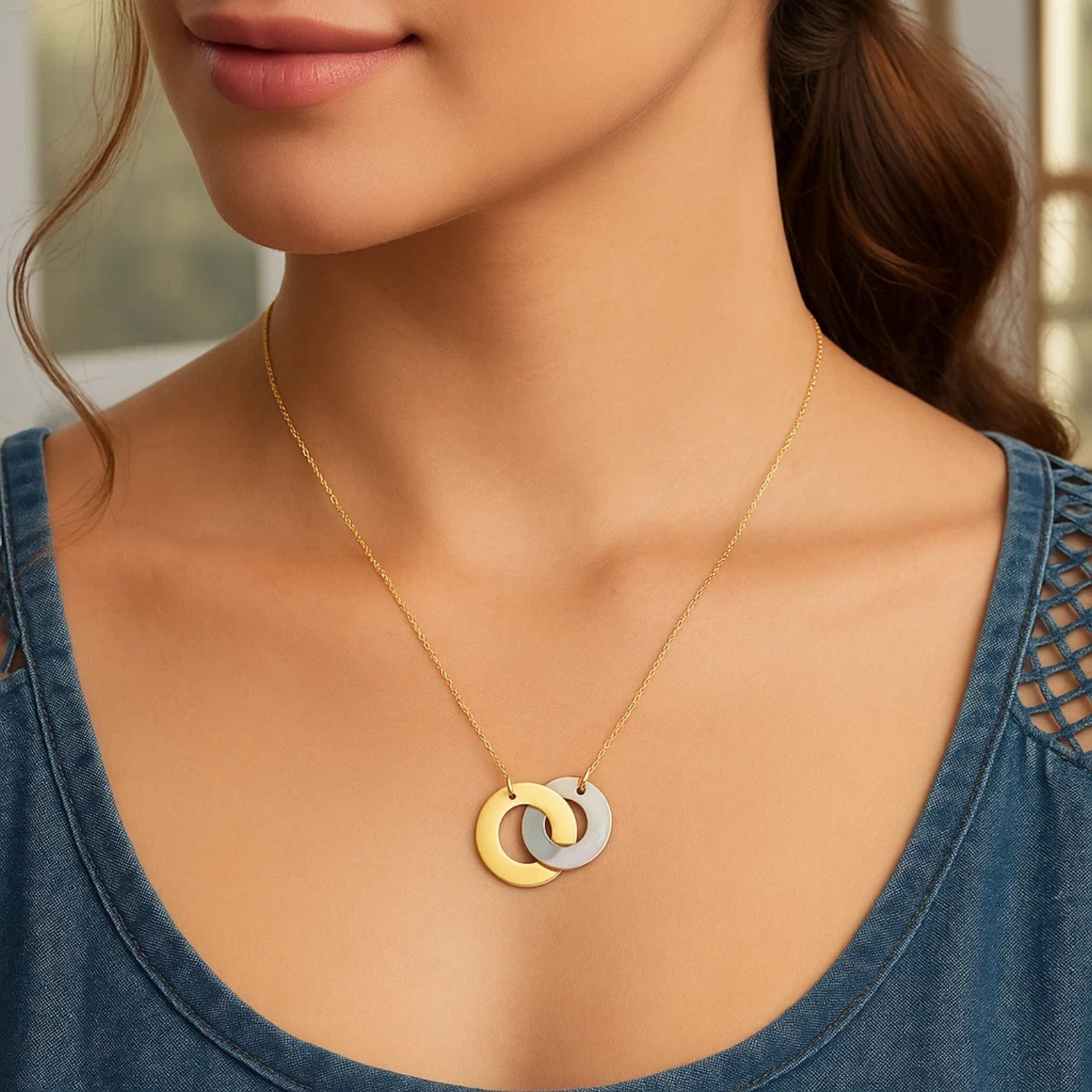 14k Yellow Gold High Polish Linked Mother of Pearl Circles Necklace - Image 4