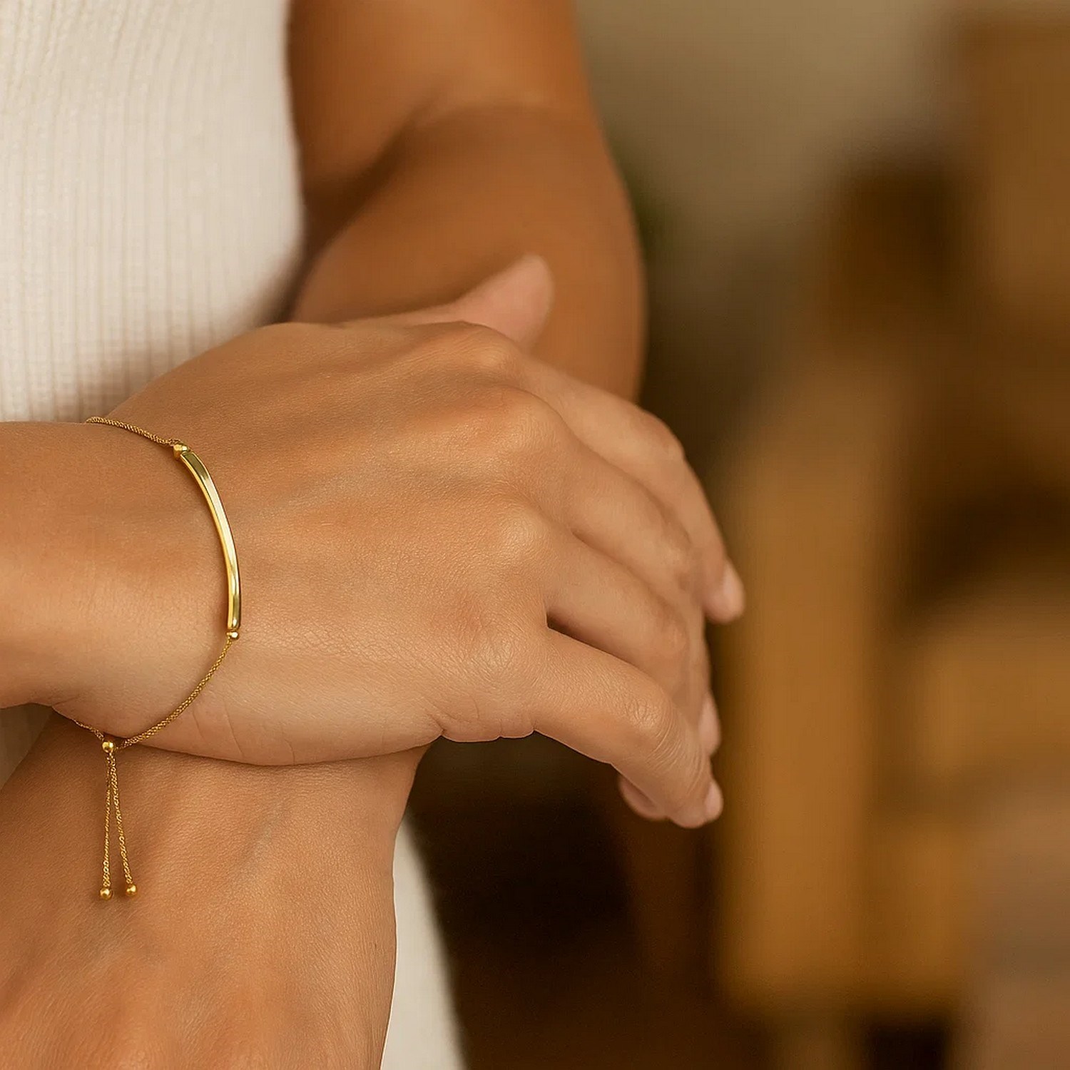 14k Yellow Gold Lariat Bracelet with Polished Curved Bar - Image 2