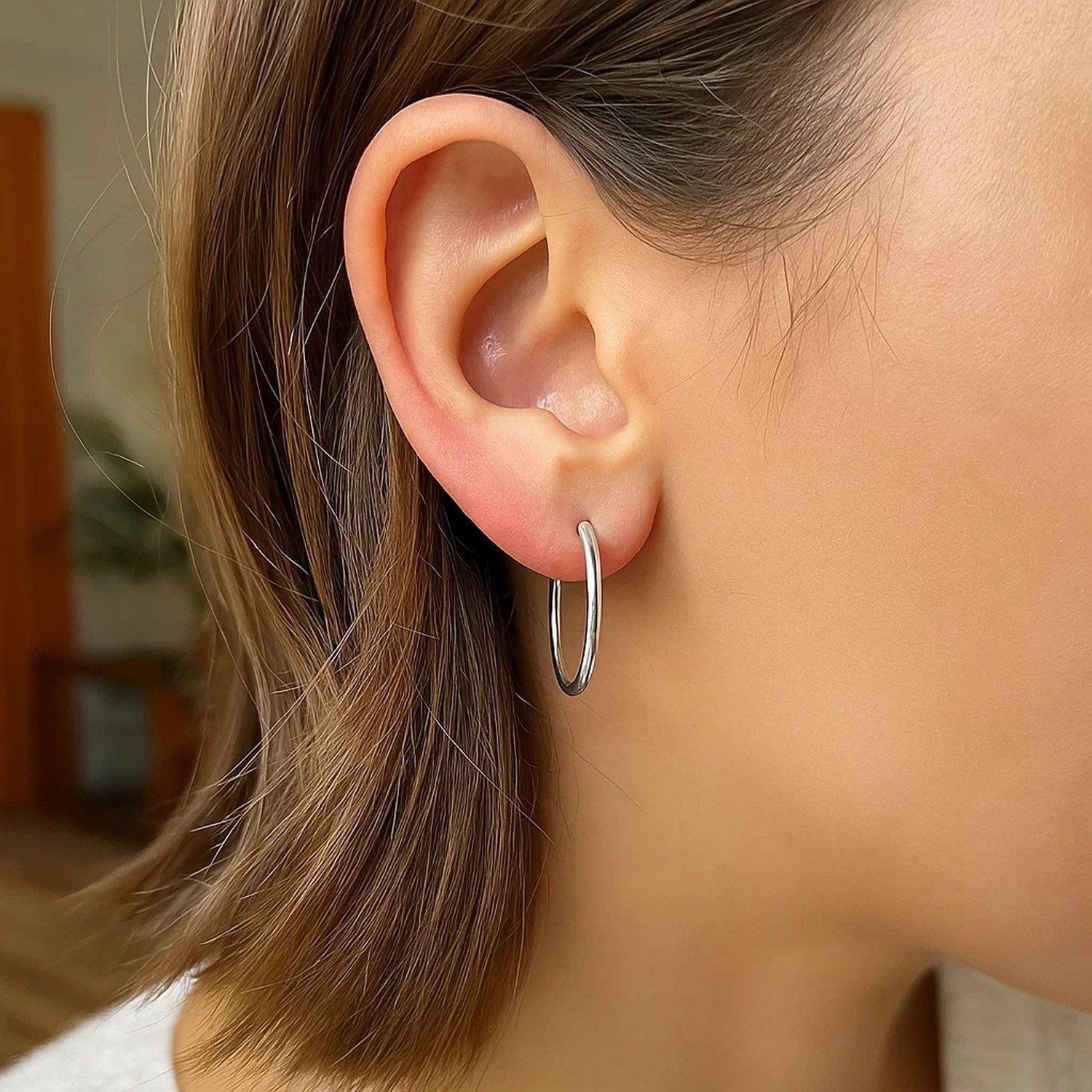 10k White Gold Polished Hoop Earrings (2x25mm) - Image 4
