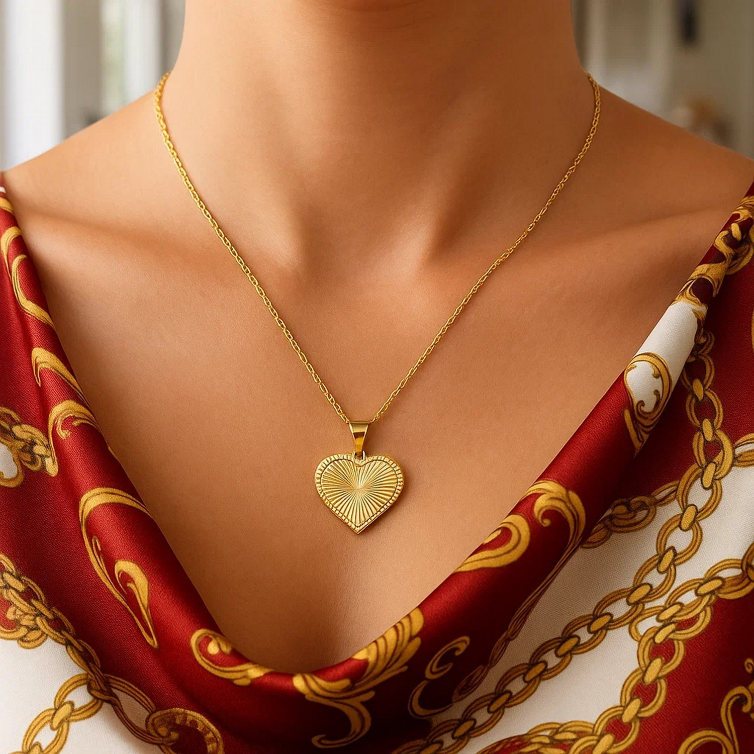 14K Yellow Gold Radiating Heart Necklace - Image 4