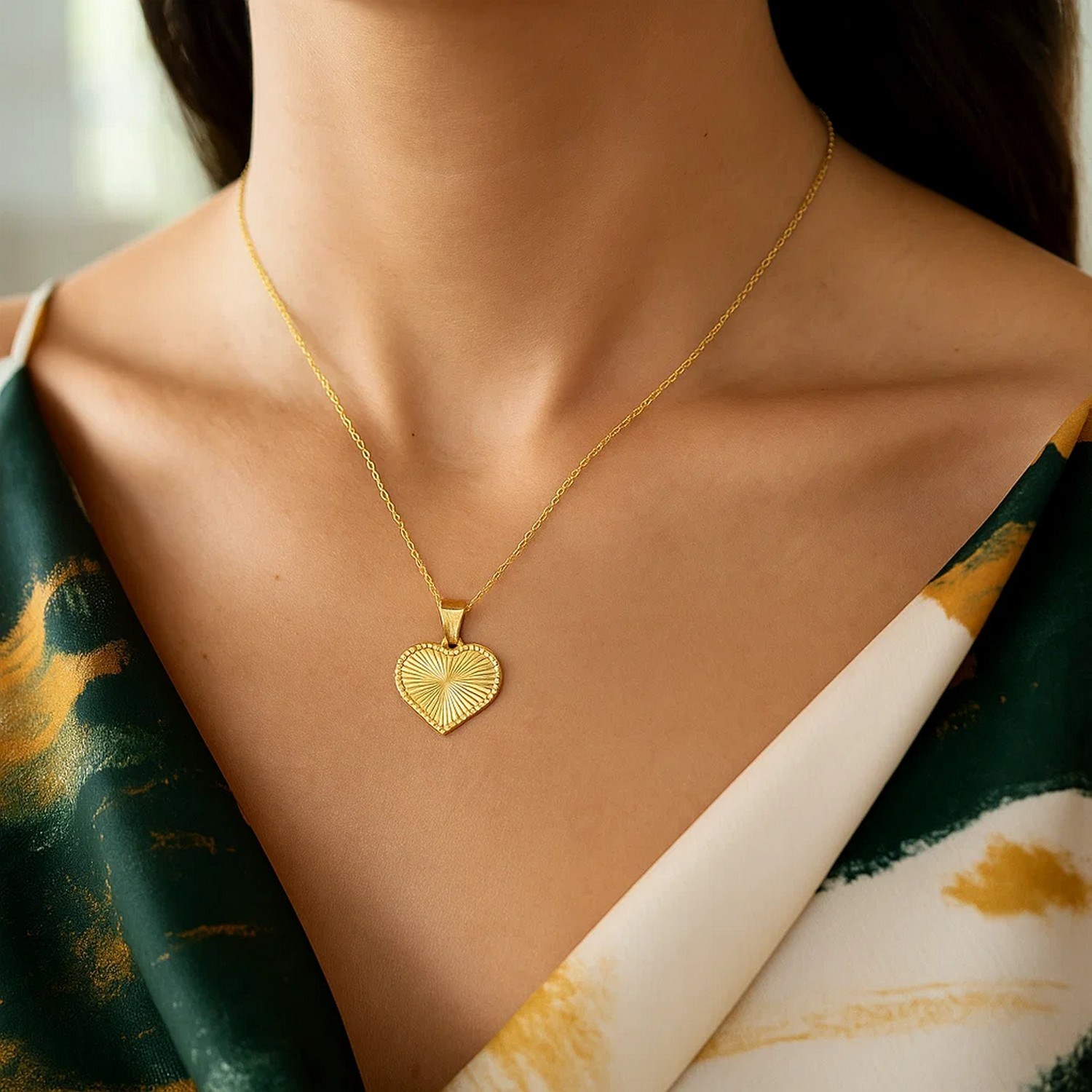 14K Yellow Gold Radiating Heart Necklace - Image 5