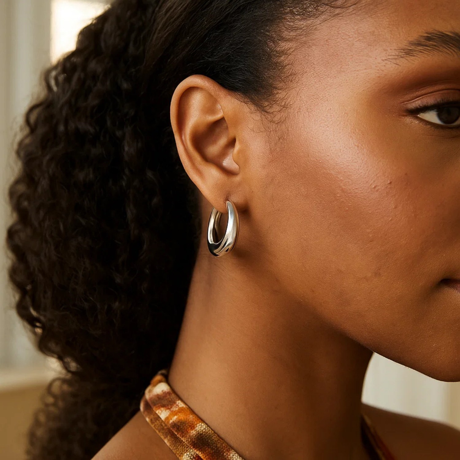 Sterling Silver Medium Graduated Hoop Earrings - Image 4