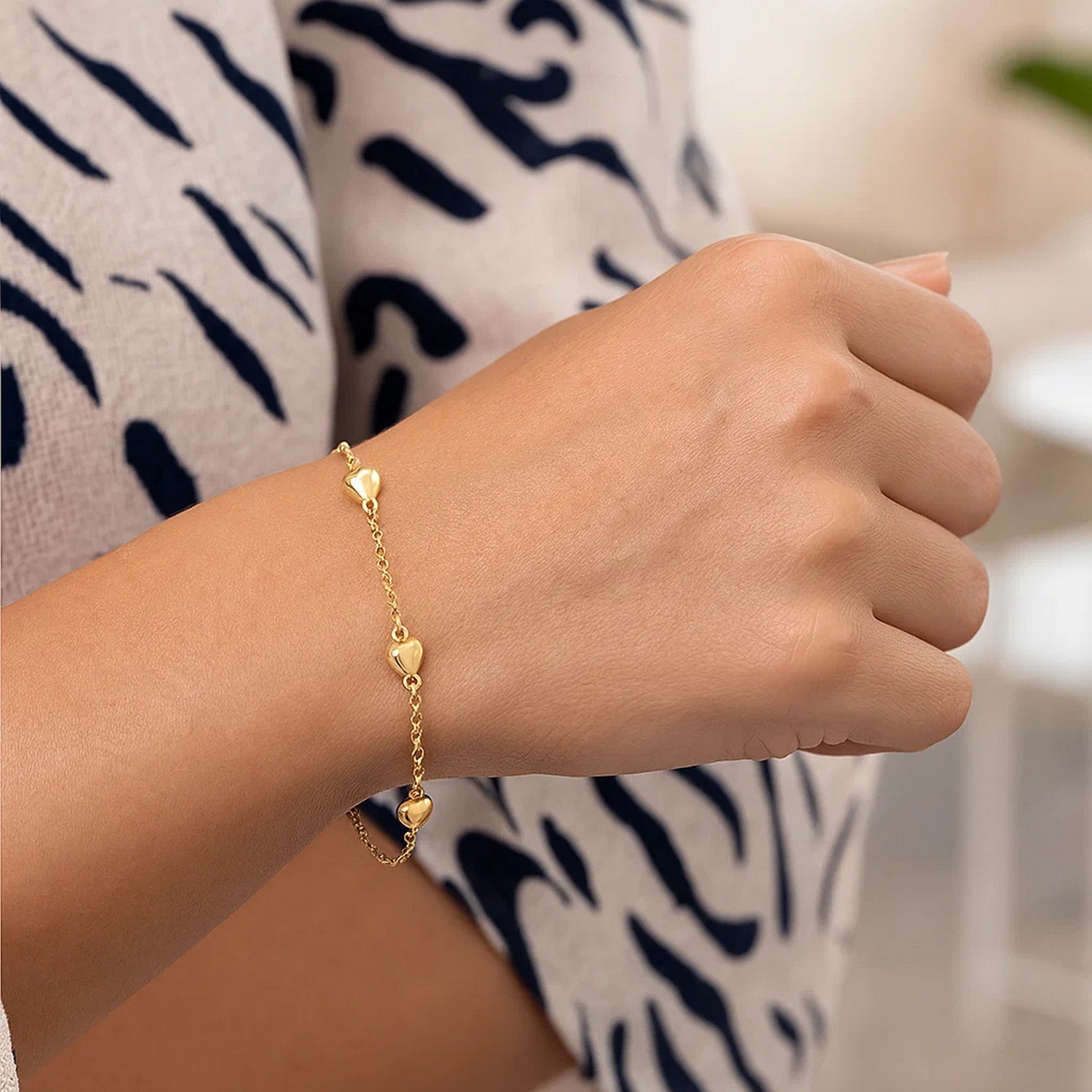 14k Yellow Gold Rolo Chain Bracelet with Puffed Heart Stations (3.30 mm) - Image 4
